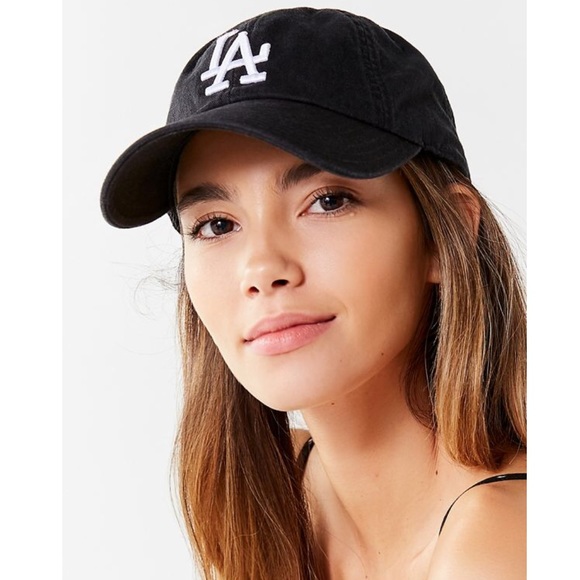 black baseball hat womens